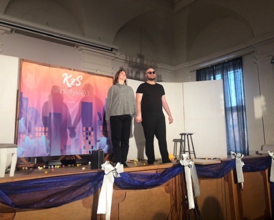 Az influencer – színházi előadás  a Díszteremben